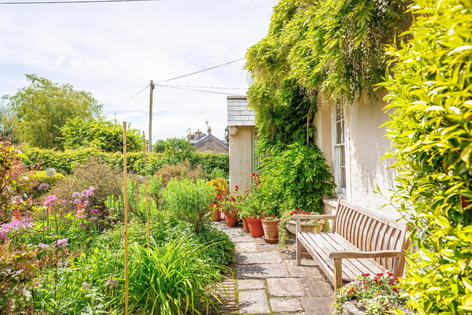 Llanquian Road, Aberthin, Nr Cowbridge, Vale of Glamorgan,  CF71 7HE